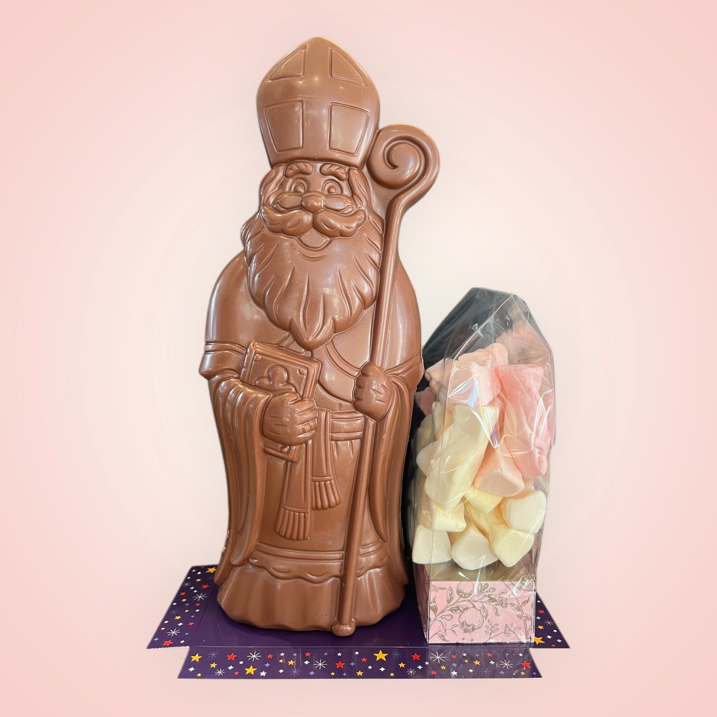 Sint met boek van chocolade (27 cm) + 150gr Guimauve
