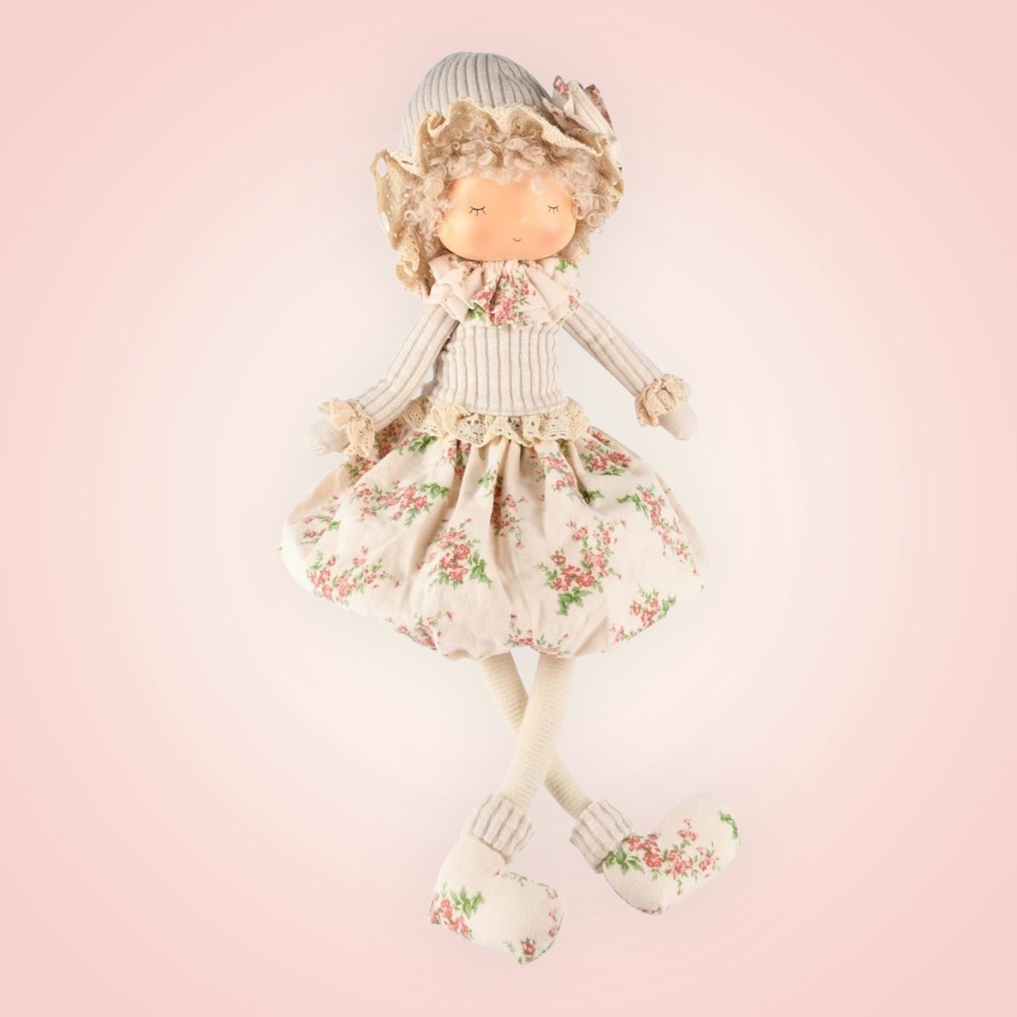 Pop Holly Hobby zittend