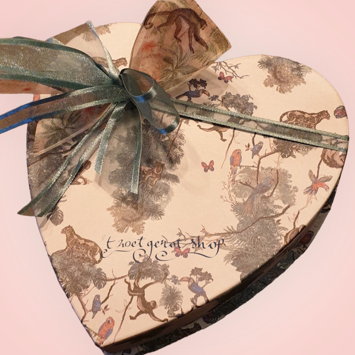 Hartvormig Doosje met Jungleprint – Gevuld met Pralines