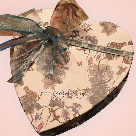Hartvormig Doosje met Jungleprint – Gevuld met Pralines