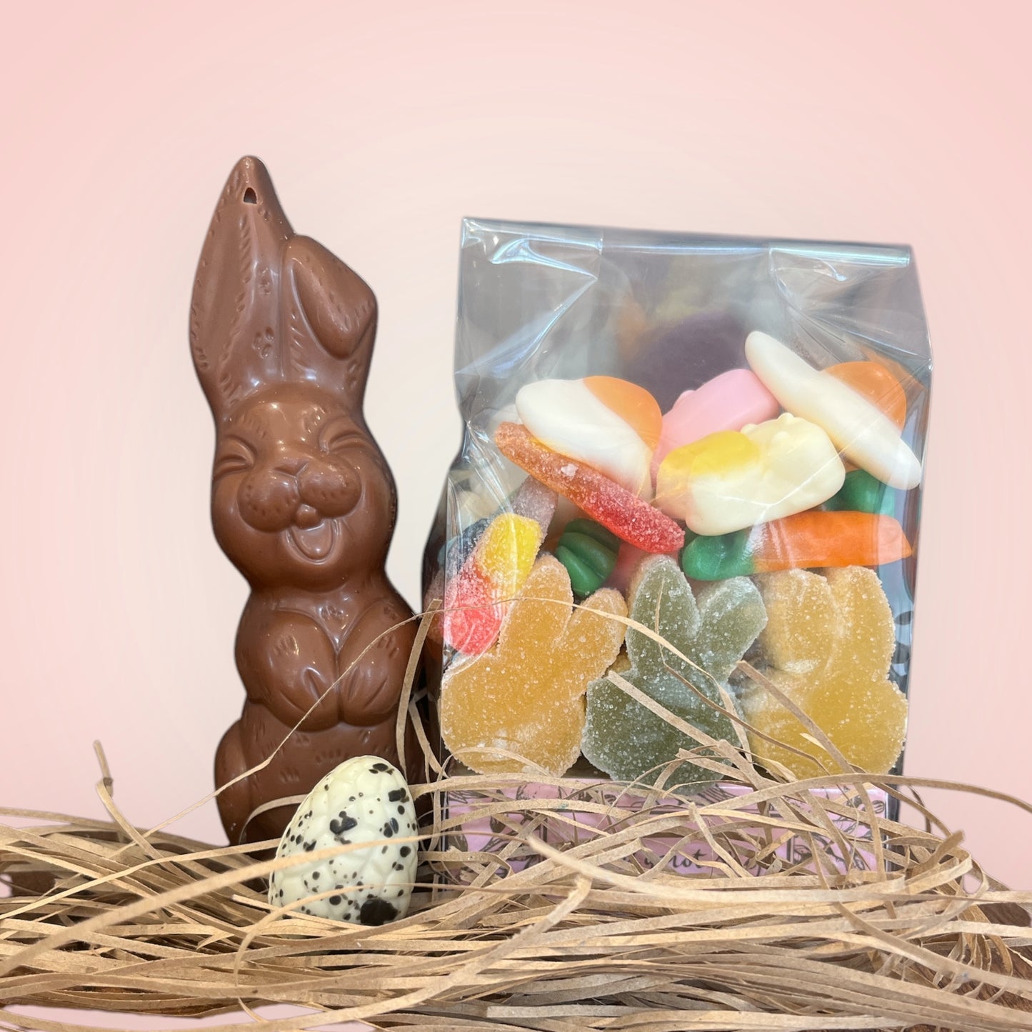 Paaspakket snoepend haasje