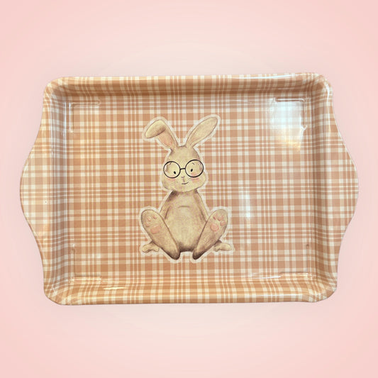 Plateautje met Charlie, het konijn