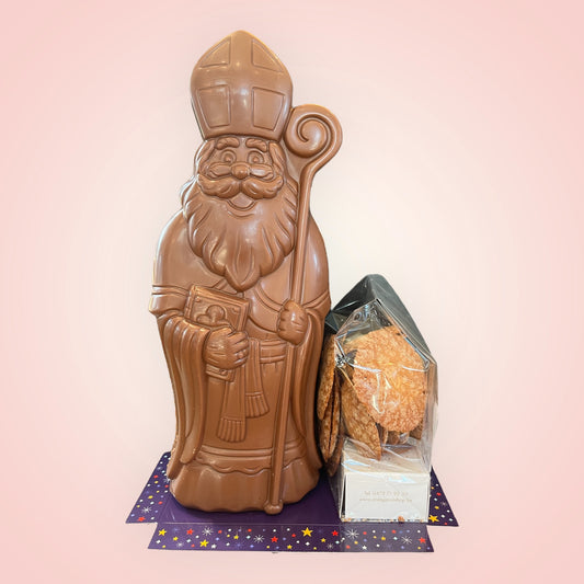 Sint met boek van chocolade (27 cm) + Speculoosjes