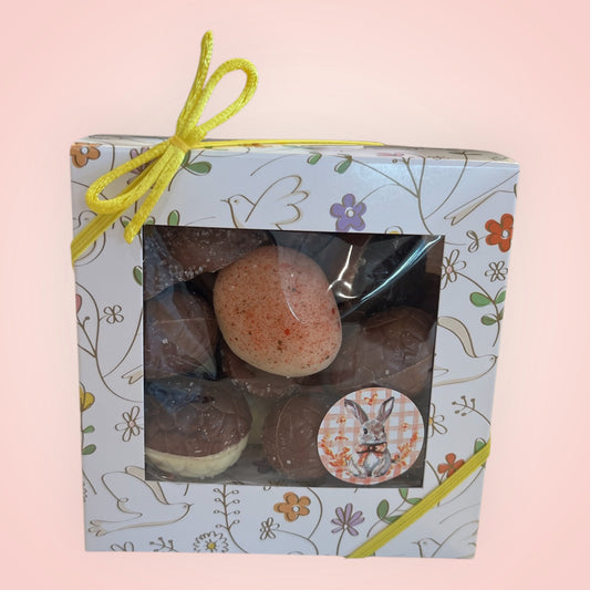 Paasdoosje met Chocolade Eitjes & Pralines – 200gr